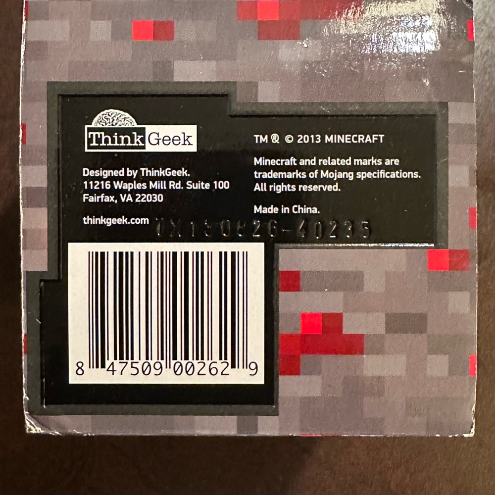 ThinkGeek Minecraft Night Light - Picture 3 of 4